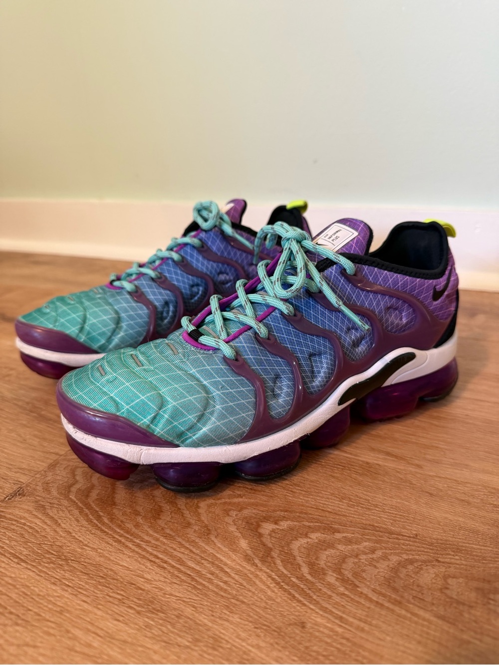 NIKE Air VaporMax Plus - Hyper Violet Women’s Sneakers Size 8.5